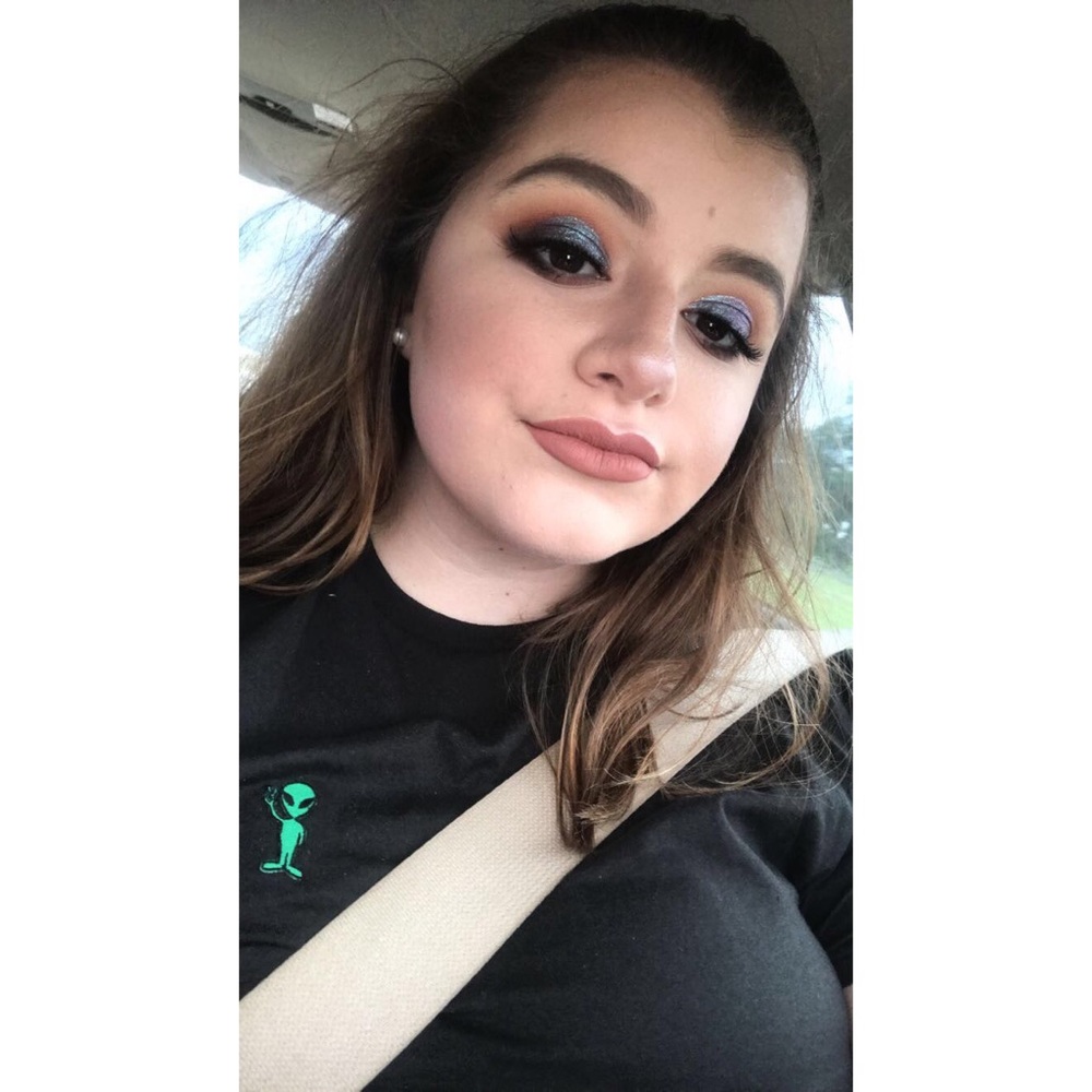Meet your Posher, Madalyn